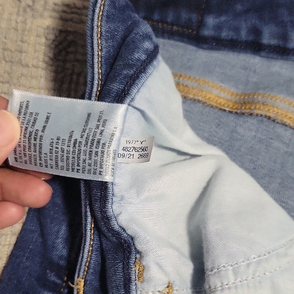 American Eagle Outfitters Women's Distressed Blue Jean Shorts - Picture 6 of 9